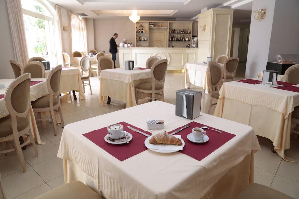 Club Hotel Kennedy Roccella Ionica Luaran gambar