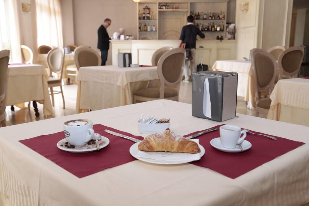 Club Hotel Kennedy Roccella Ionica Luaran gambar