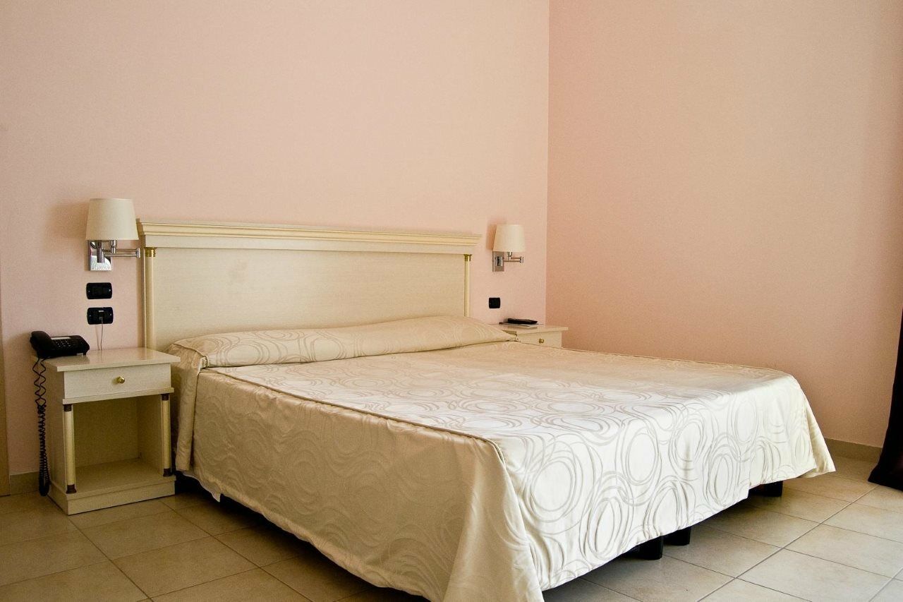 Club Hotel Kennedy Roccella Ionica Luaran gambar